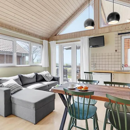 Cozy In With Wifi Holiday home Tranekaer